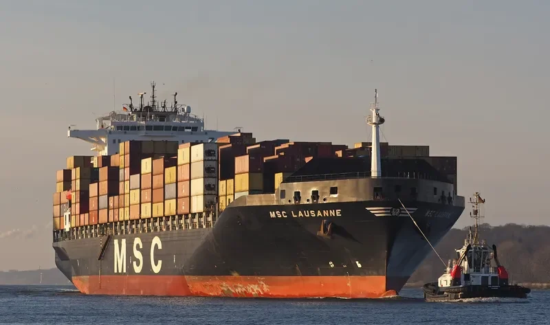 MSC LAUSANNE Container Ship IMO 9320398 photo 4
