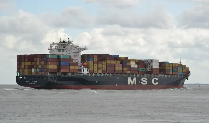 MSC LAUSANNE Container Ship IMO 9320398 photo 7