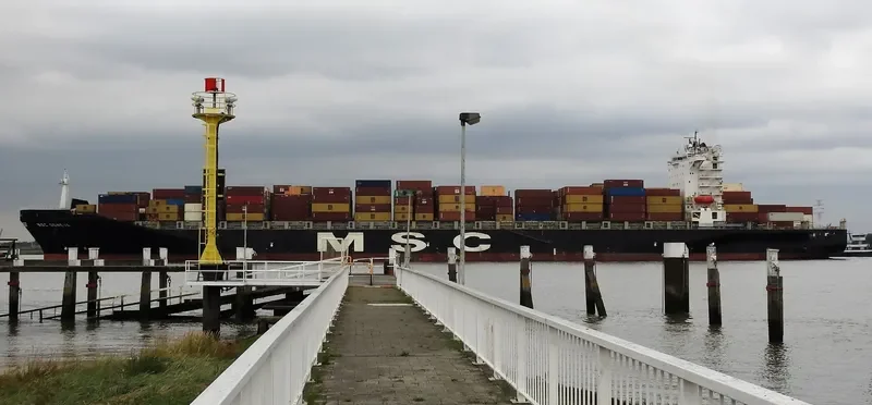 MSC GENEVA Container Ship IMO 9320427 photo 7
