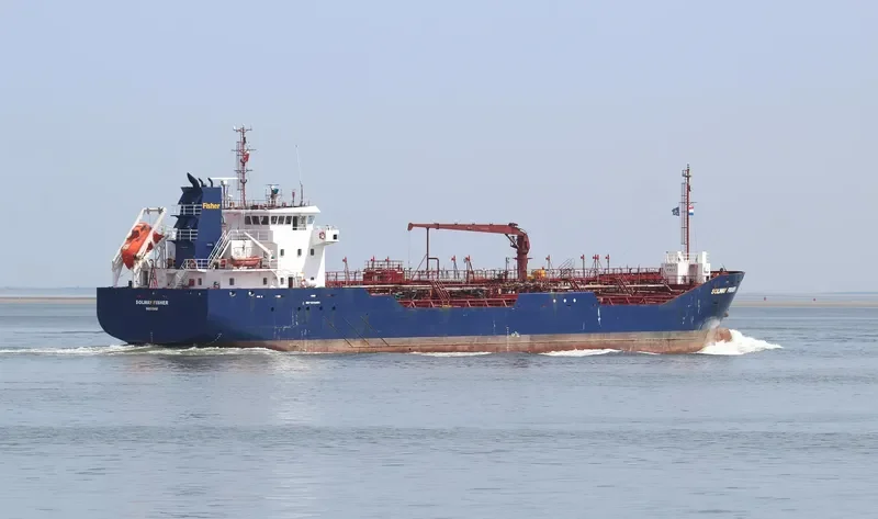 SOLWAY FISHER Tanker IMO 9320491 photo 2