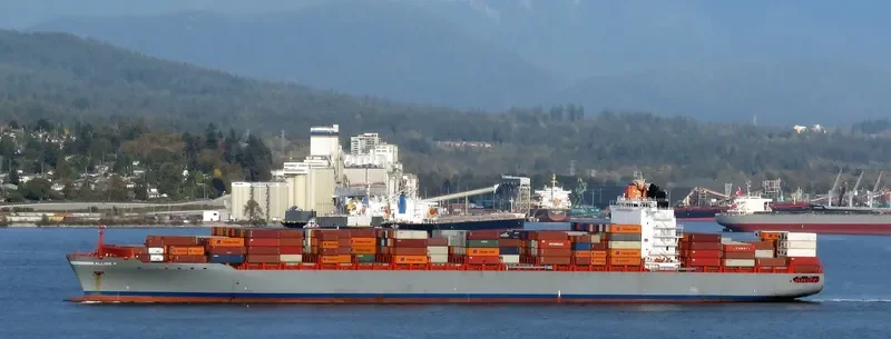 UTE Container Ship IMO 9320685 photo 8