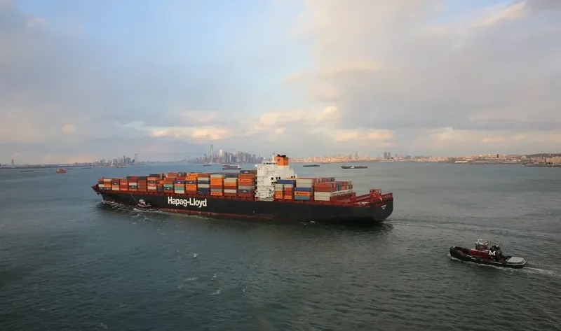 OSAKA EXPRESS Container Ship IMO 9320697 photo 6