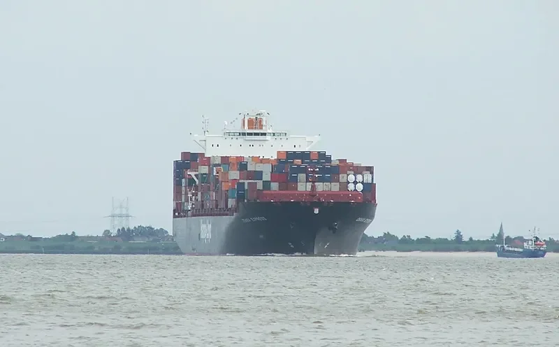 OSAKA EXPRESS Container Ship IMO 9320697 photo 8