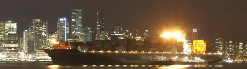 TSINGTAO EXPRESS Container Ship IMO 9320702 photo 10