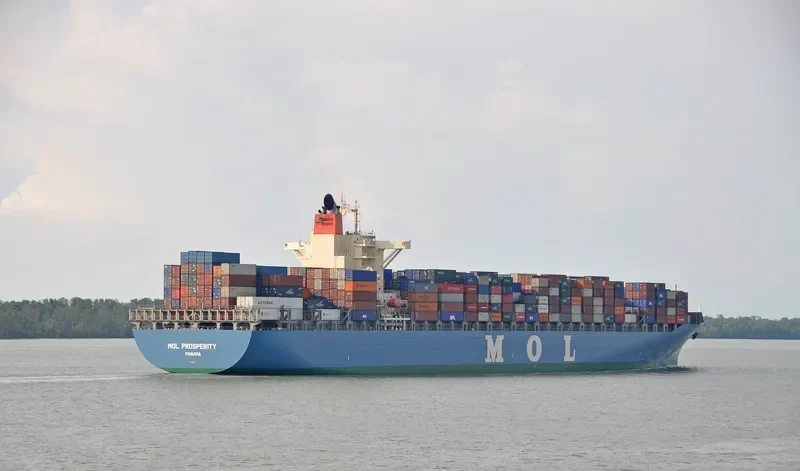 MOL PROSPERITY Container Ship IMO 9321031 photo 4