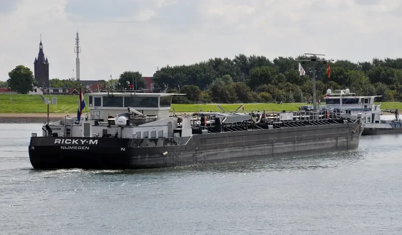 RICKY M Tanker IMO 9321081
