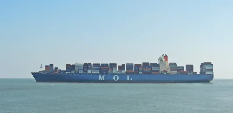 MOL COURAGE Container Ship IMO 9321263 photo 6