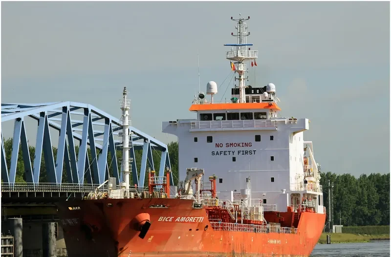 BICE AMORETTI Tanker IMO 9321445 photo 4