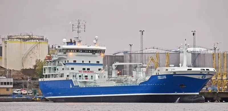 TELLUS Tanker IMO 9321615 photo 2