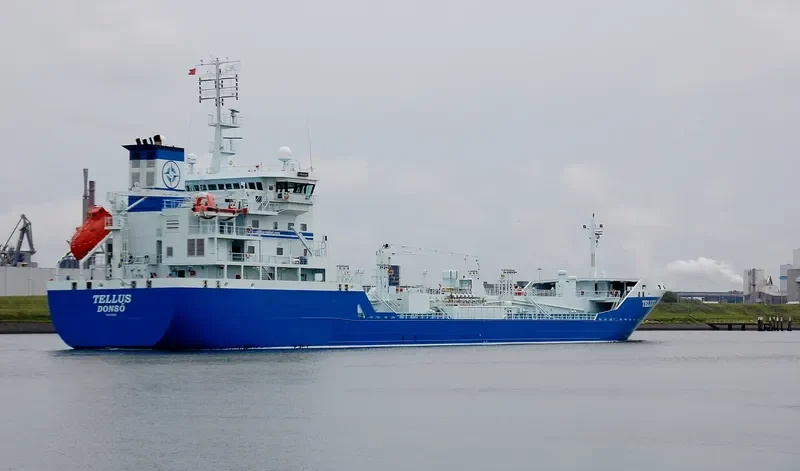 TELLUS Tanker IMO 9321615 photo 3