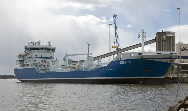 TELLUS Tanker IMO 9321615 photo 8