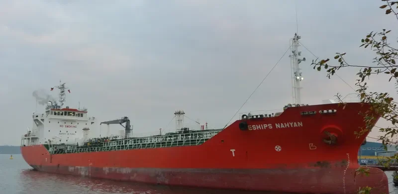 DOOLA STAR Tanker IMO 9321809 photo 2