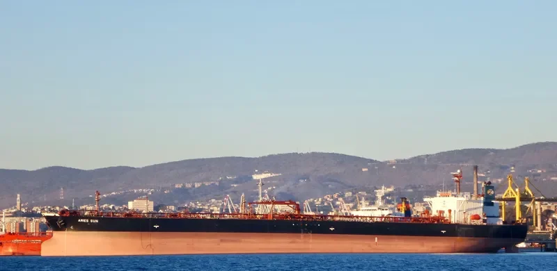 ARIES SUN Tanker IMO 9321847 photo 4