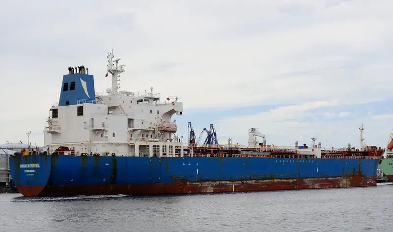 STAR KESTREL Tanker IMO 9321940 photo 5