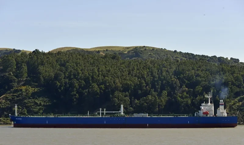 APOLLO Tanker IMO 9321964 photo 9