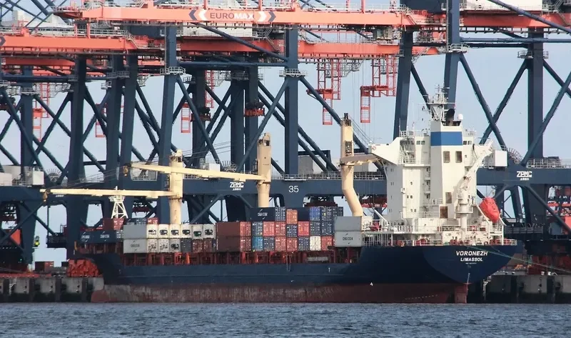 MSC YOSHEEN Container Ship IMO 9322011 photo 3