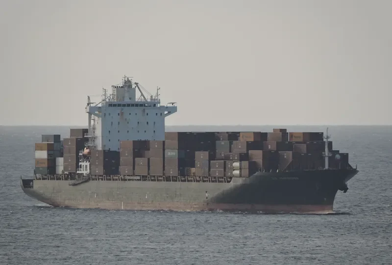 ZIM VANCOUVER Container Ship IMO 9322334 photo 3