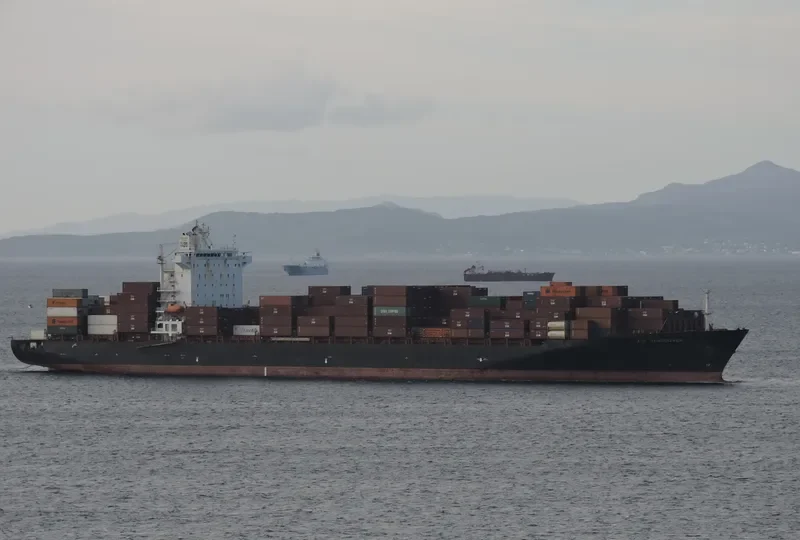 ZIM VANCOUVER Container Ship IMO 9322334 photo 4