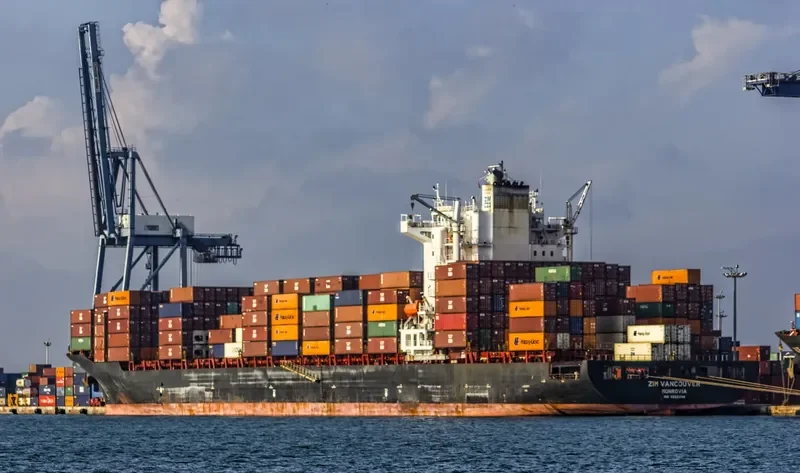 ZIM VANCOUVER Container Ship IMO 9322334 photo 10