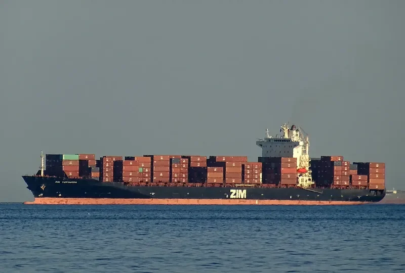 ZIM YOKOHAMA Container Ship IMO 9322346 photo 6