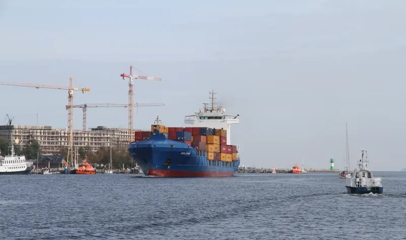 SOLONG Container Ship IMO 9322554 photo 3