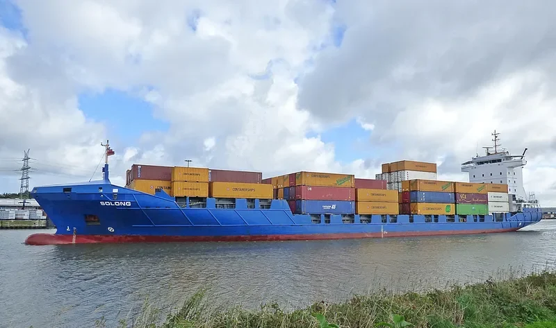 SOLONG Container Ship IMO 9322554 photo 6