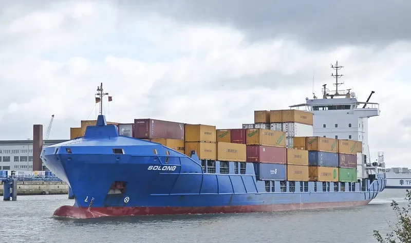 SOLONG Container Ship IMO 9322554 photo 7