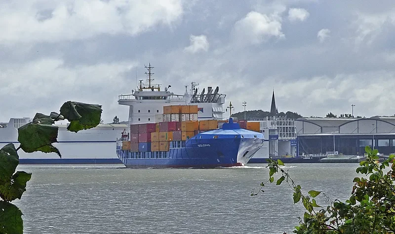 SOLONG Container Ship IMO 9322554 photo 8