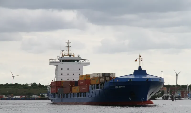 SOLONG Container Ship IMO 9322554 photo 10