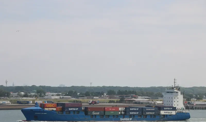 DREAM Container Ship IMO 9322578 photo 9