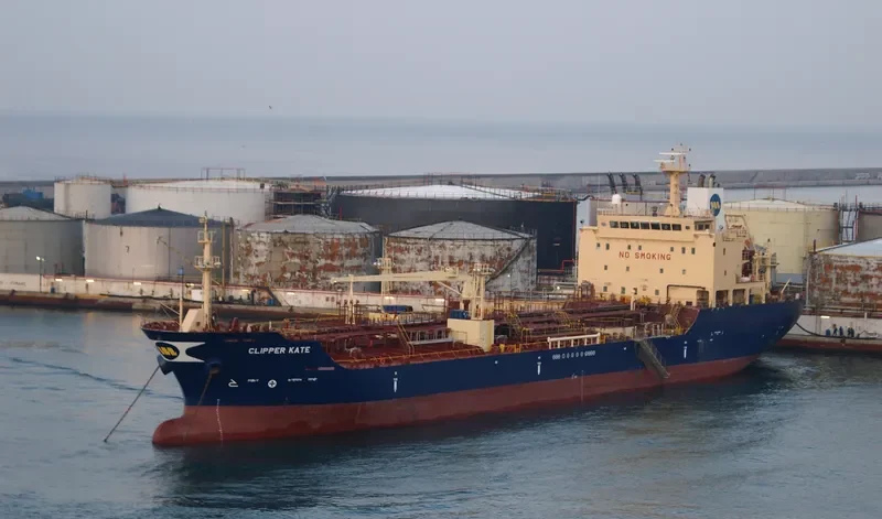FORTUNE SWAN Tanker IMO 9322994 photo 9
