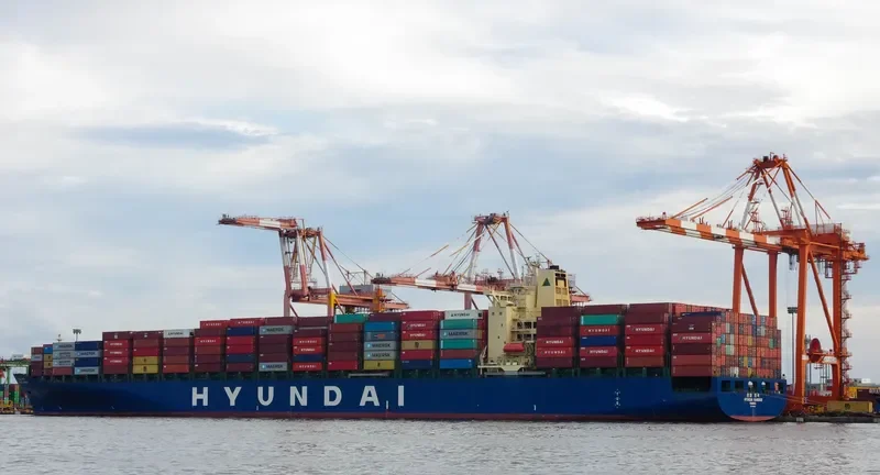 HYUNDAI BANGKOK Container Ship IMO 9323510 photo 2