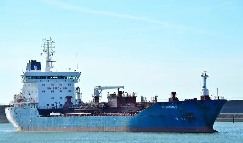 BRO NAKSKOV Tanker IMO 9323584 photo 2