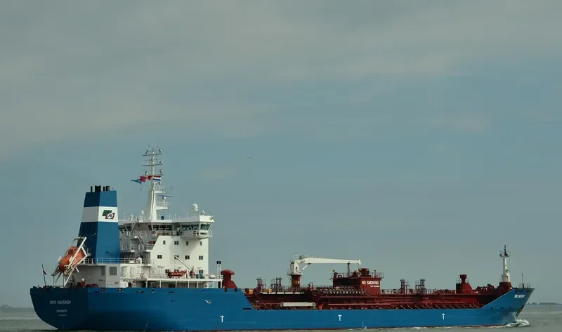 BRO NAKSKOV Tanker IMO 9323584 photo 5