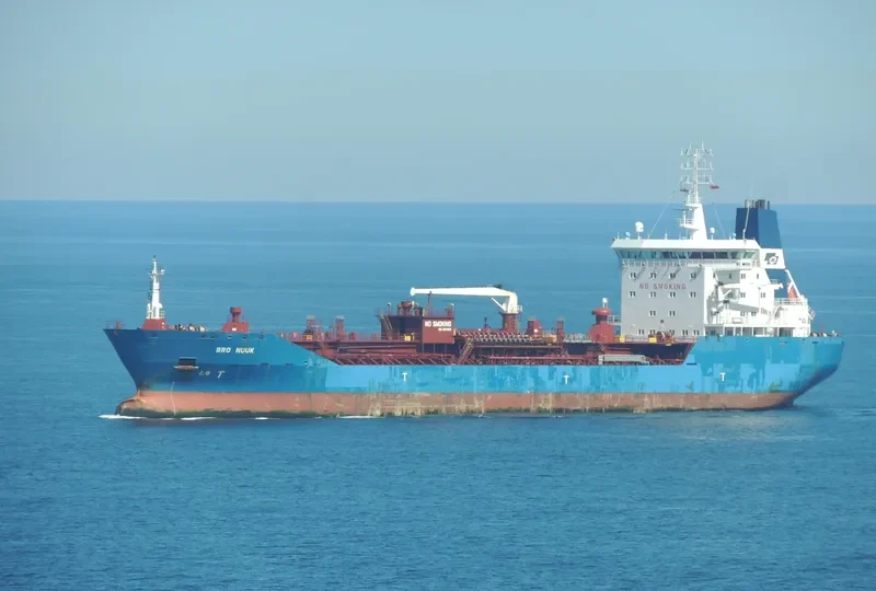 BRO NUUK Tanker IMO 9323819 photo 2