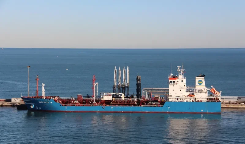 BASILUZZO M Tanker IMO 9323857 photo 3