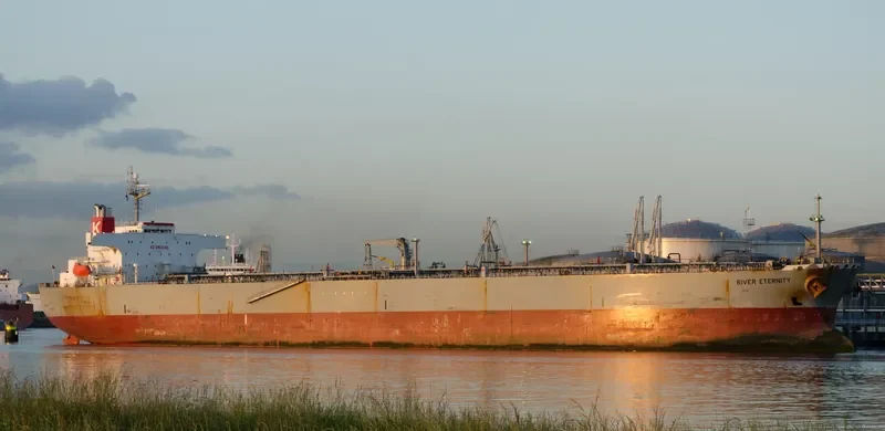 LR2 ETERNITY Tanker IMO 9323974 photo 4