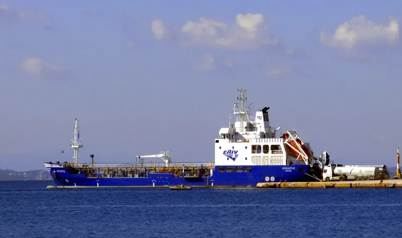 APILIOTIS Tanker IMO 9324370 photo 2