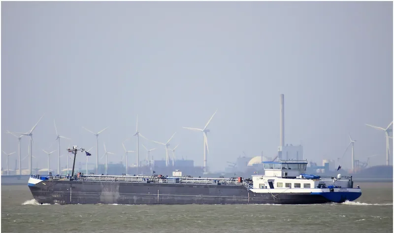 OMEGA Tanker IMO 9325271 photo 10