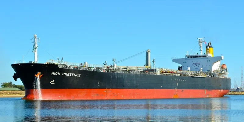 HIGH SD YIHE Tanker IMO 9325324 photo 7