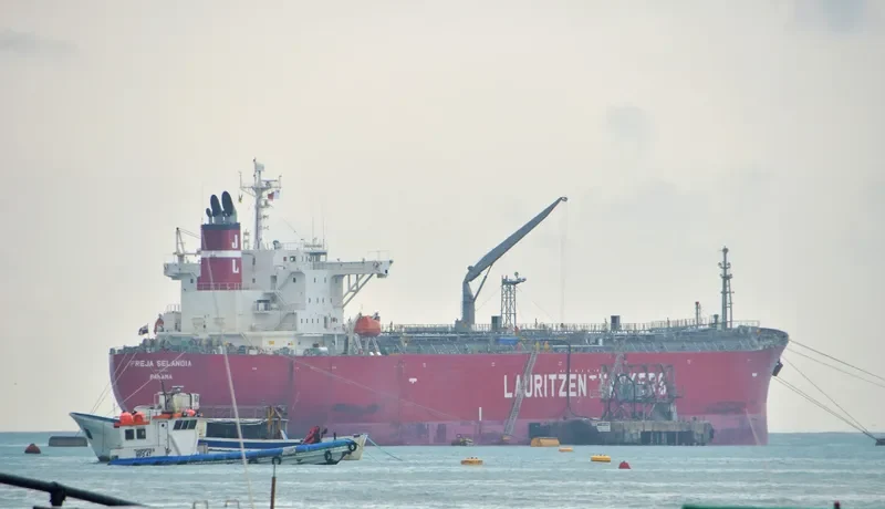 DUMBLEDORE Tanker IMO 9325611