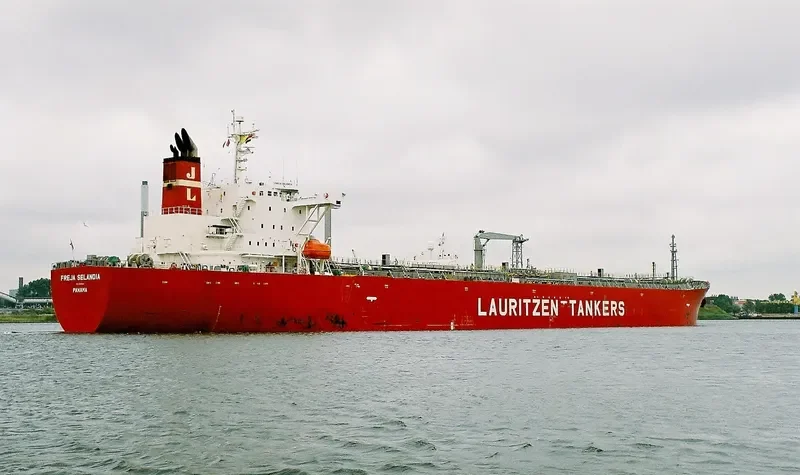 DUMBLEDORE Tanker IMO 9325611 photo 2
