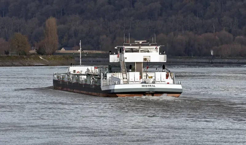 MISTRAL Tanker IMO 9326665 photo 2