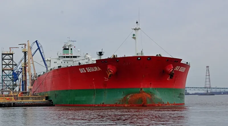 CARO Tanker IMO 9326718 photo 7