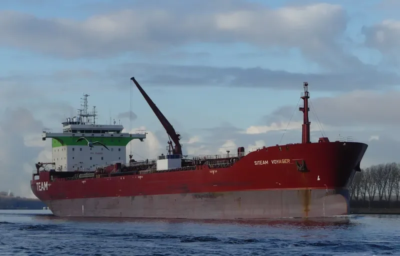 TORM VOYAGER Tanker IMO 9326926 photo 4