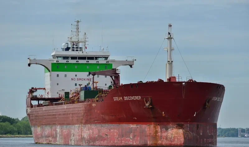 TORM DISCOVERER Tanker IMO 9326938 photo 5