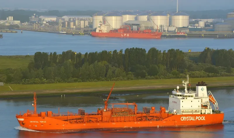 AGNES ESSBERGER Tanker IMO 9327047 photo 2