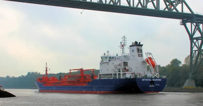 ANNETTE ESSBERGER Tanker IMO 9327059 photo 2