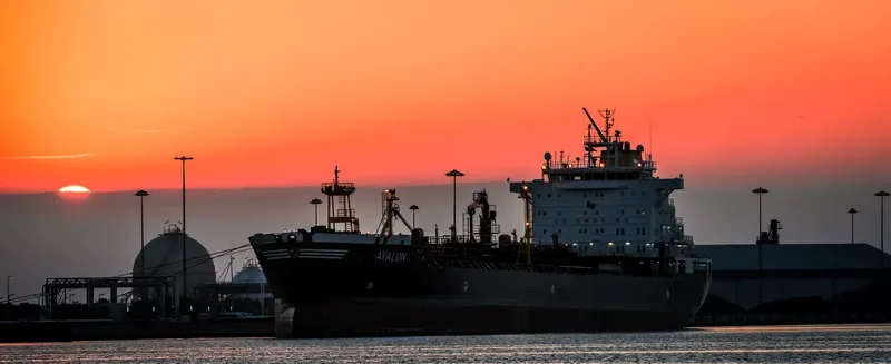 AVALON Tanker IMO 9327097 photo 3