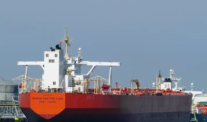 BUNGA KASTURI LIMA Tanker IMO 9327114 photo 7